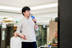 智能设备具备更强的自从、决策取交互能力